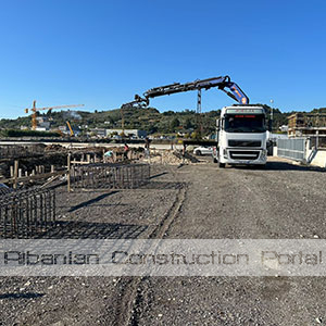 Ngritje eskavatoresh nga gropa Ngritje eskavatoresh nga gropa